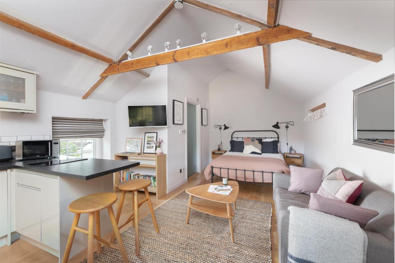 The Hayloft By Black Door Stays Bath Bagian luar foto