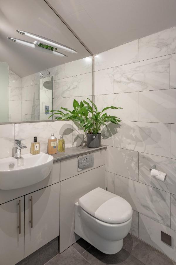 The Hayloft By Black Door Stays Bath Bagian luar foto