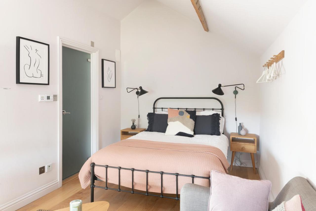 The Hayloft By Black Door Stays Bath Bagian luar foto