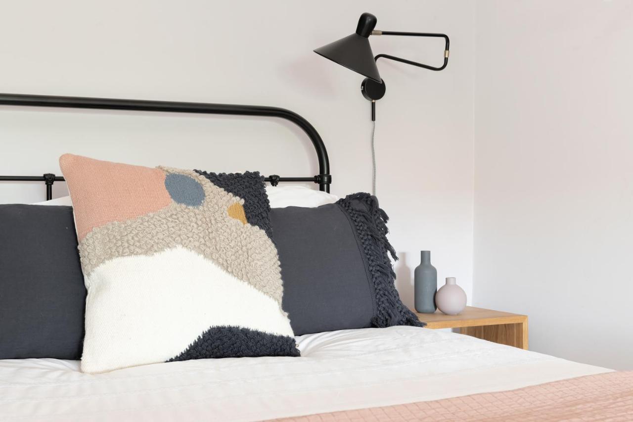 The Hayloft By Black Door Stays Bath Bagian luar foto